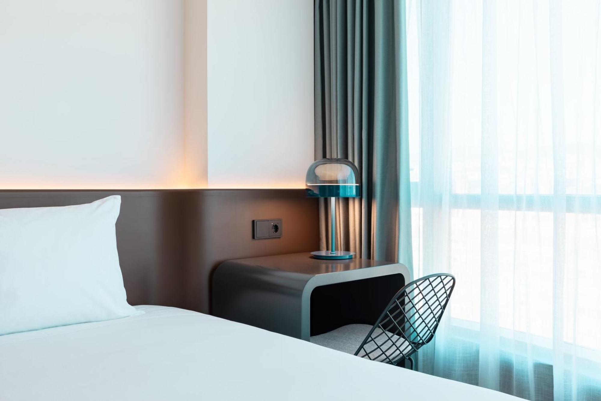 Labtwentytwo Barcelona, A Tribute Portfolio Hotel By Marriott المظهر الخارجي الصورة
