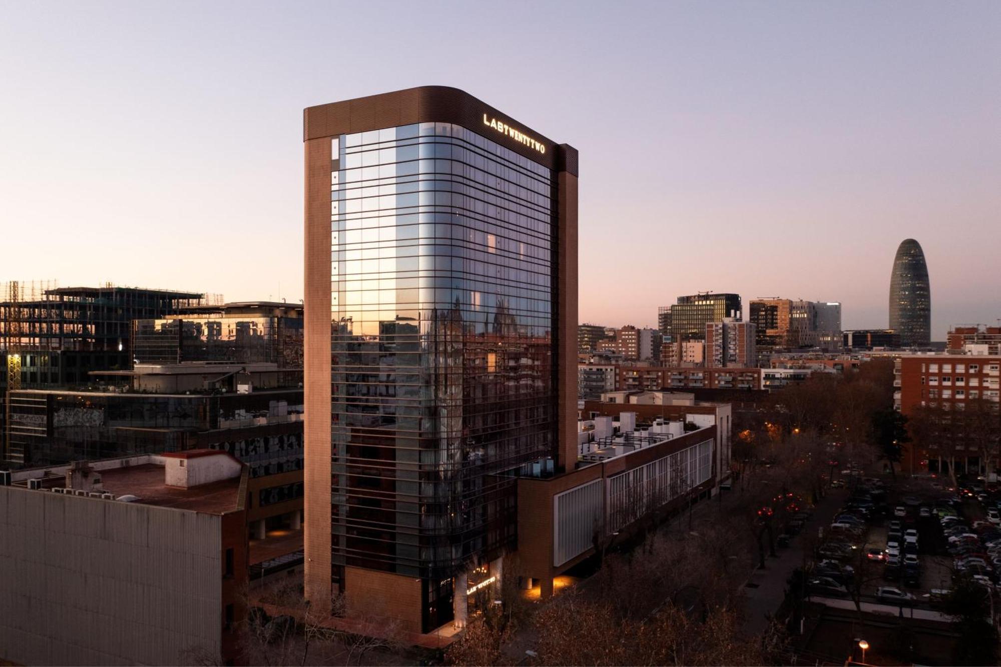 Labtwentytwo Barcelona, A Tribute Portfolio Hotel By Marriott المظهر الخارجي الصورة